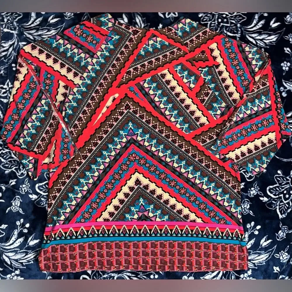 Chico’s 3/4 Sleeve Aztec Print Slit Arms Top 20” P2P - Picture 2 of 8